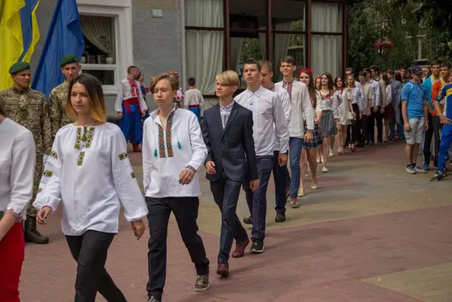 Хмельницькі випускники отримали золоті та срібні медалі — фото 2
