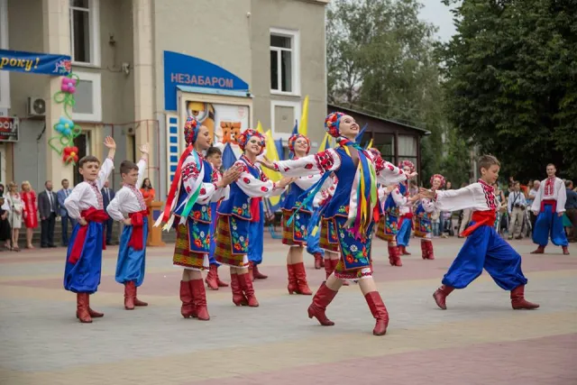 Хмельницькі випускники отримали золоті та срібні медалі — фото 12