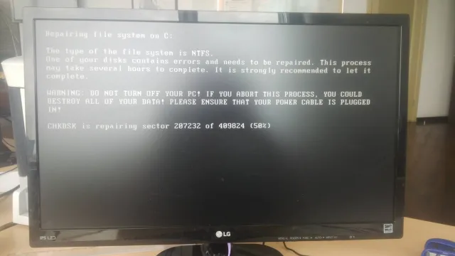 Petya.A: масовий вірус атакував комп'ютерні системи українських банків та компаній через програму «M.E.doc» — фото 1