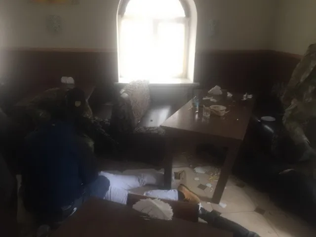 На Хмельнитчине будут судить рэкетиров, которые требовали у людей деньги за «долги» — фото 5