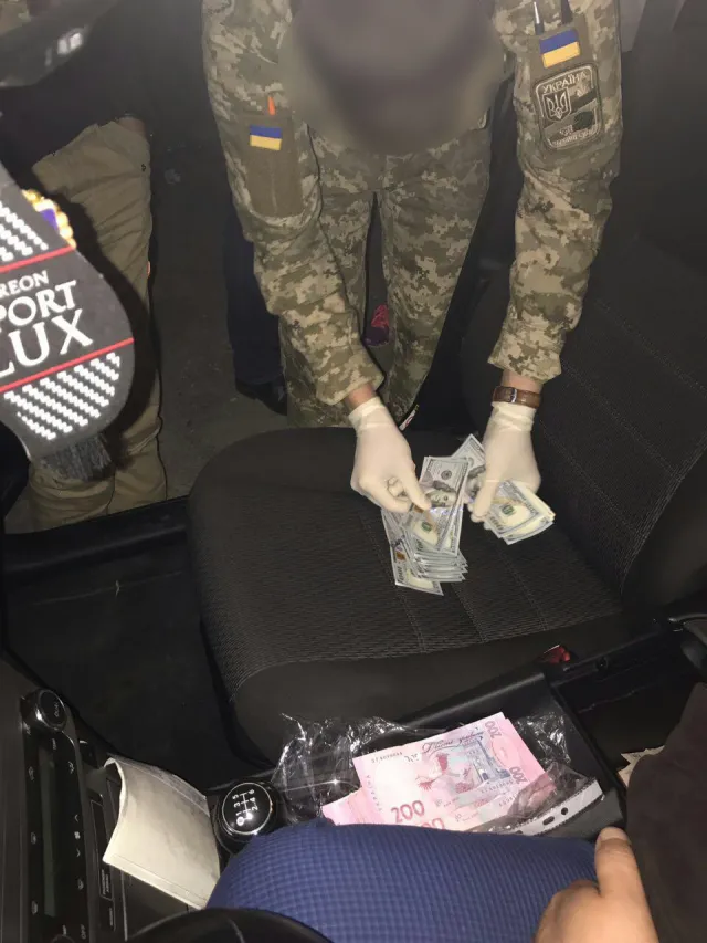 На Хмельниччині ревізор, якого затримали під час отримання хабара, заплатить 25500 гривень штрафу — фото 3
