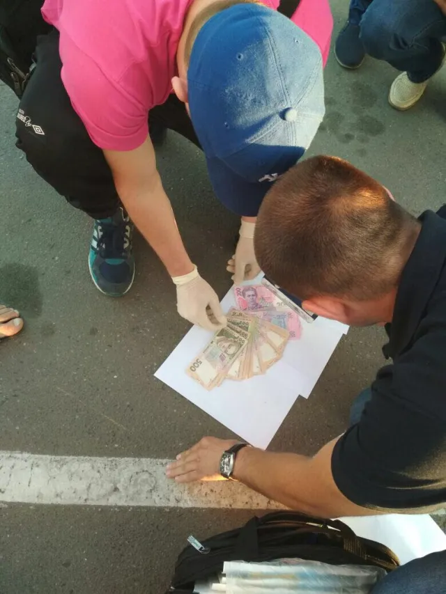 На Хмельниччині судитимуть начальника відділення виправної колонії, який вимагав 15 тисяч гривень хабара — фото 2