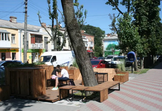 Парклет, арт-містечко та мурал: у Хмельницькому відзначили 30 річницю партнерства з американським містом Модесто — фото 12