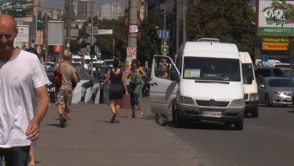 Автобуси замість маршруток: у Хмельницькому відбулися громадські обговорення стосовно майбутнього конкурсу перевізників — фото 2