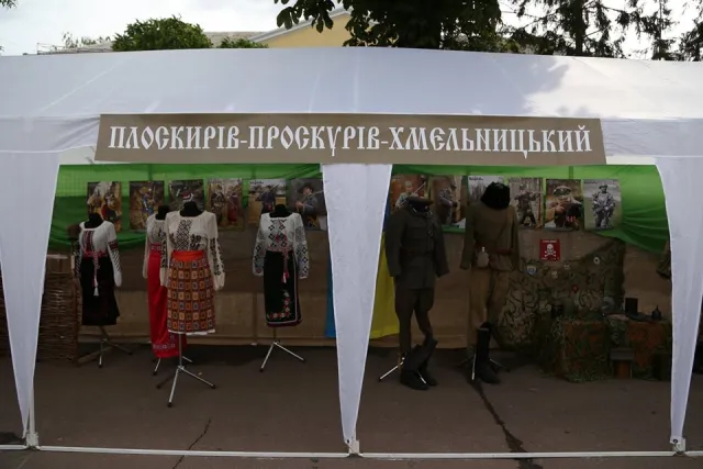 Выставки, ярмарки и парад вышиванок: в Хмельницком отметили 26 годовщину Независимости Украины — фото 6