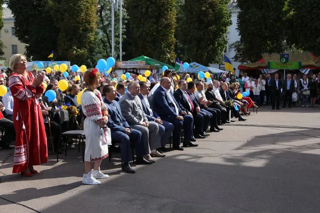 Выставки, ярмарки и парад вышиванок: в Хмельницком отметили 26 годовщину Независимости Украины — фото 10