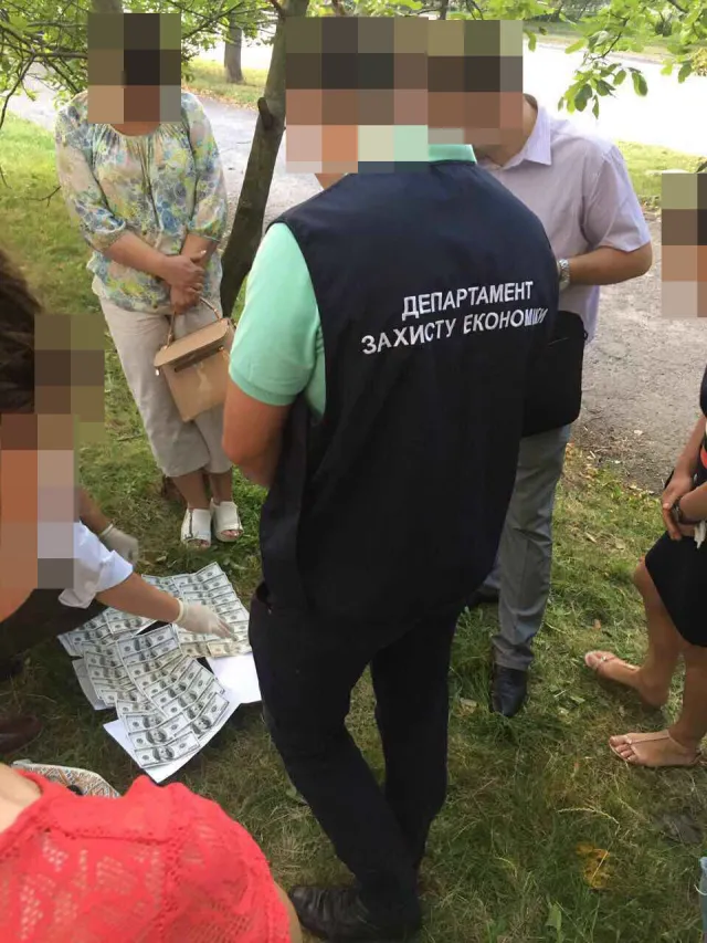 В Хмельницькому судитимуть заступника директора базового медичного коледжу, яка вимагала 4,5 тисячі доларів хабара — фото 2