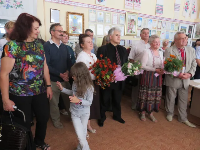Картини, одяг та рушники: у Хмельницькому представили унікальну виставку — фото 3