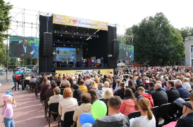 На День міста Хмельницький отримав Почесний прапор Ради Європи — фото 1