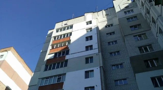 На Зарічанській утепляють будинок відповідно до програми співфінансування — фото 1