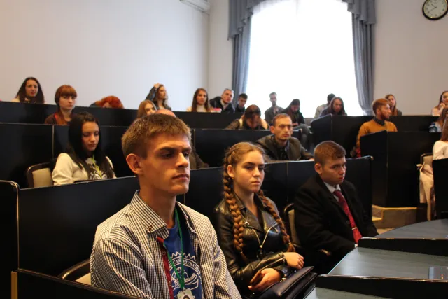 До Хмельницького завітали учасники всеукраїнського молодіжного проекту «Твоя країна» — фото 2