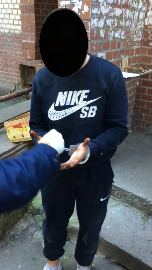 У Хмельницькому затримали патрульного, який займався продажем амфетаміну — фото 1