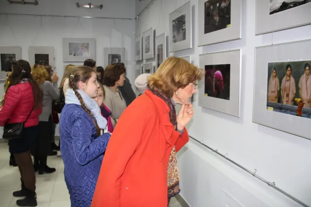 В Хмельницком открыли выставку «Фотовернисаж на Покрову», в которой представлено 55 фотографий — фото 5