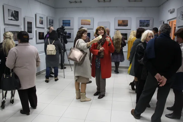 В Хмельницком открыли выставку «Фотовернисаж на Покрову», в которой представлено 55 фотографий — фото 9