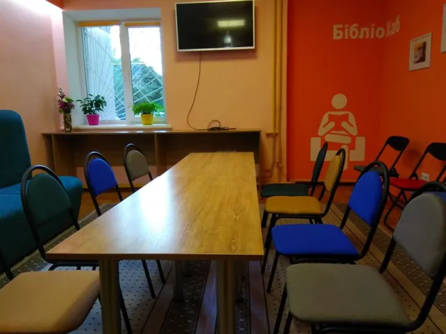 Незабаром у хмельницькому БібліоХабі стартує проект «Школа медіаграмотності» — фото 1