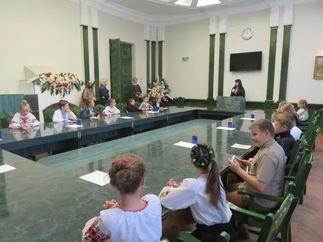 Для п’ятикласників НВО №23 провели цікаву екскурсію у міській раді — фото 4