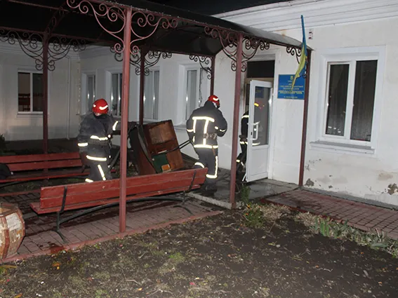 У Хмельницькому сталася пожежа в реабілітаційному центрі. Врятовано 38 дітей — фото 2
