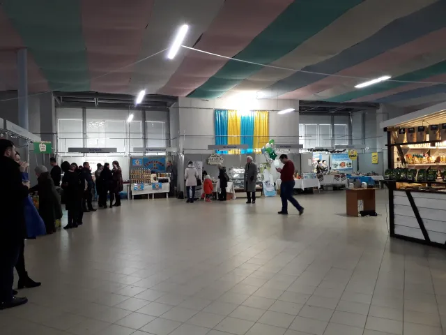 У Хмельницькому відбулася виставка-ярмарок від провідних місцевих виробників харчової промисловості — фото 1