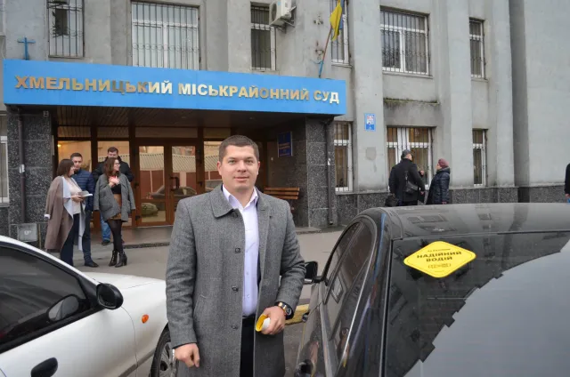 «Керуй!»: хмельничани можуть долучитися до соціальної акції та отримати тематичні наліпки на автомобілі — фото 5