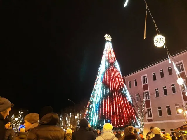 У Хмельницькому 19 січня відбудеться закриття Різдвяного ярмарку та головної ялинки — фото 1