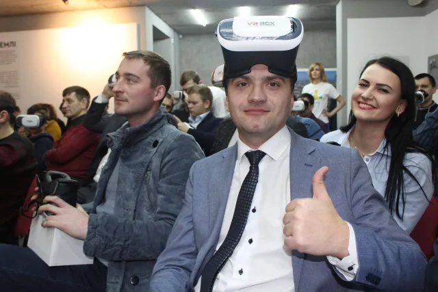 Учреждения культуры Хмельницкого получили 3D-очки для прогулки «Небесным Проскуровом» — фото 9