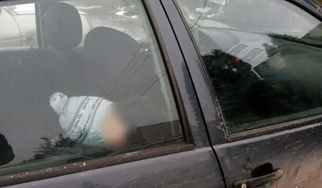 На Хмельниччині жінку, яка намагалася здати свого 4-річного сина в оренду для жебракування, взяли під варту — фото 2