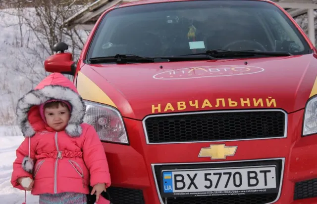 У Хмельницькому вперше відбулися курси екстремального керування  для майбутніх водіїв та початківців — фото 1