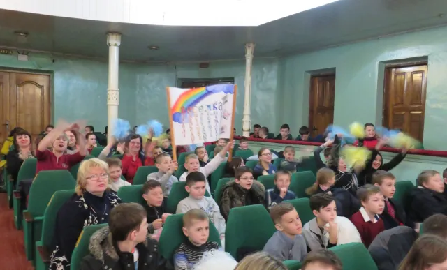 Хмельницькі школярі показали відмінні знання з місцевого самоврядування на брейн-рингу «Моя позиція» — фото 6
