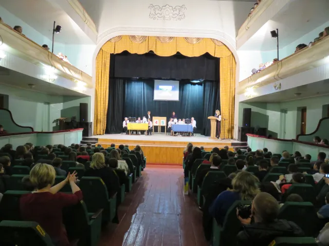 Хмельницькі школярі показали відмінні знання з місцевого самоврядування на брейн-рингу «Моя позиція» — фото 7