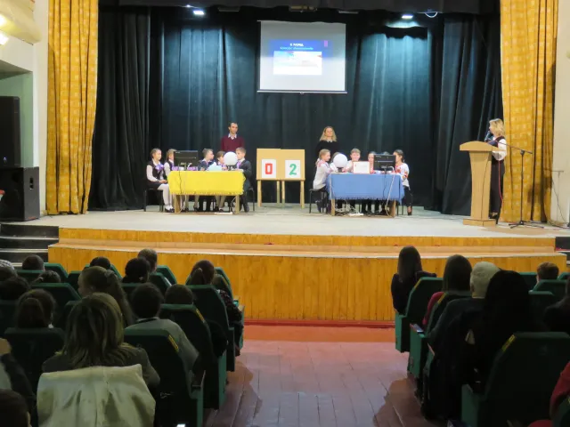 Хмельницькі школярі показали відмінні знання з місцевого самоврядування на брейн-рингу «Моя позиція» — фото 9