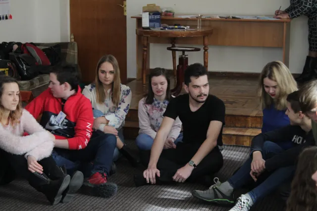 Для учасників інклюзивного проекту «Open heArt» провели екскурсію та майстер-клас з акторської майстерності — фото 1