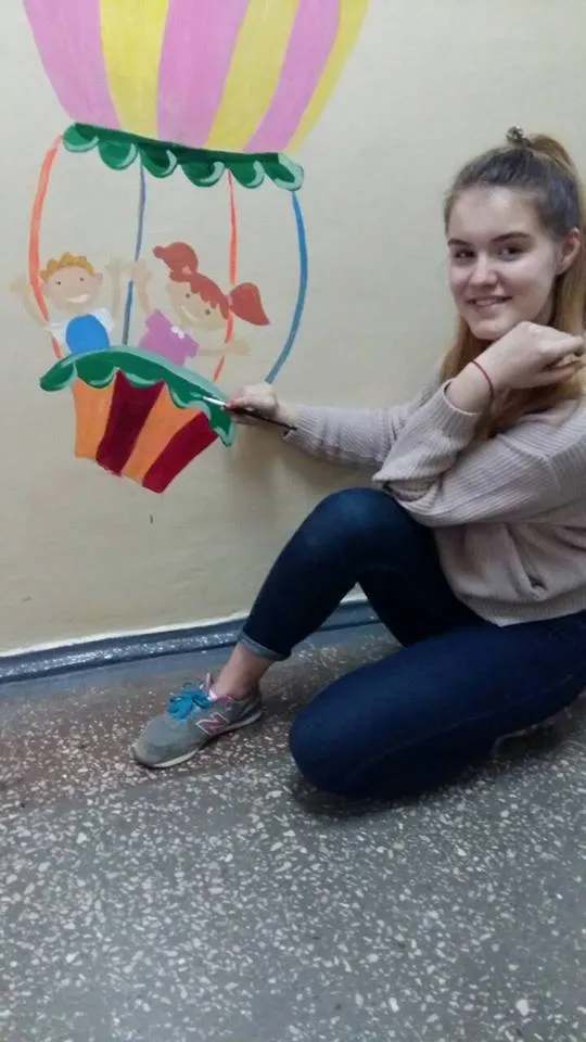 У Хмельницькій дитячій поліклініці облаштували арт-простір та розфарбували стіни — фото 1