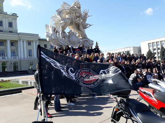 У Хмельницькому близько 100 байкерів відкрили мотосезон — фото 3