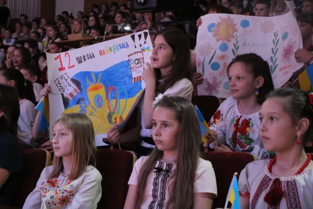 Учні школи №12 стали переможцями другого півфіналу міського брейн-рингу «Моя позиція» — фото 5