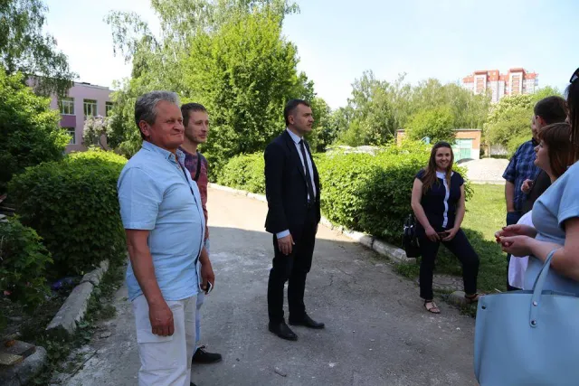Заміна вікон та утеплення фасадів: у Хмельницькому триває термомодернізація закладів освіти і медицини — фото 1