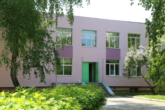 Заміна вікон та утеплення фасадів: у Хмельницькому триває термомодернізація закладів освіти і медицини — фото 2