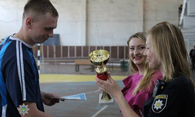Police Space: у Хмельницькому відбувся турнір з міні-футболу між патрульними, викладачами і студентами ХНУ — фото 3