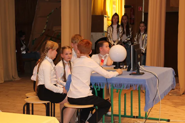 Учні школи №12 виграли сертифікат на екскурсію Верховною Радою України — фото 6