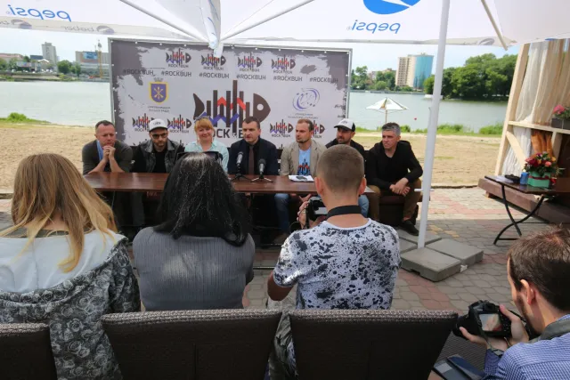 Наметове містечко, фуд-корти та дві сцени: яким був фестиваль «Rock&Buh-2018» — фото 11