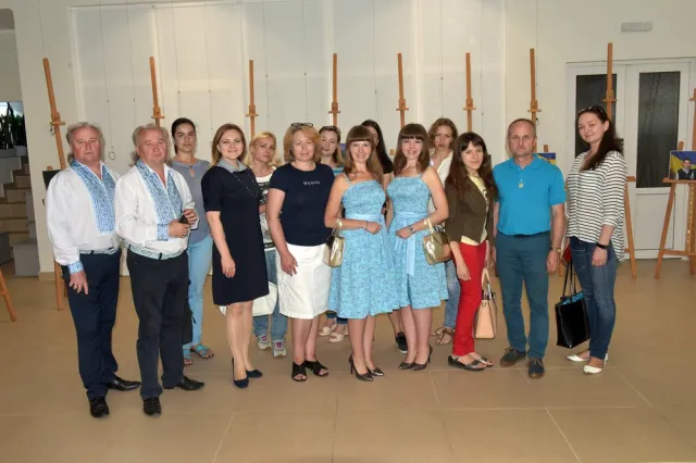 У Хмельницькому відкрили виставку «Схожі за обличчям і різні за характером» — фото 2