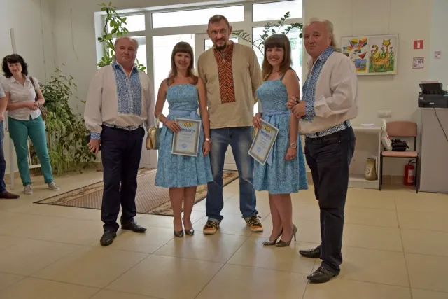 У Хмельницькому відкрили виставку «Схожі за обличчям і різні за характером» — фото 5