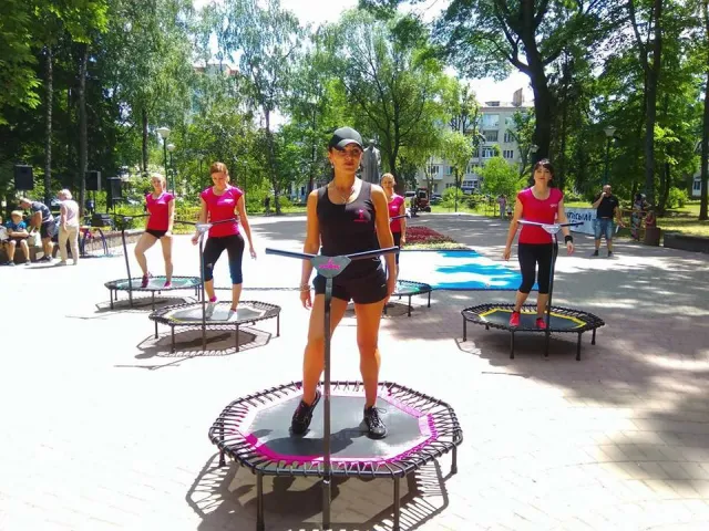 Бойовий гопак, регбі та футбол: як у Хмельницькому відзначали загальноміський День здоров'я — фото 3