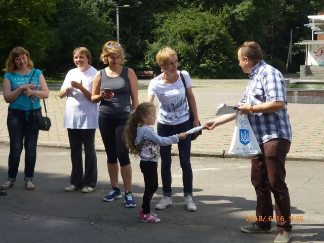 «Здоровий лікар - здорова нація»: у Хмельницькому відбувся спортивний забіг — фото 6