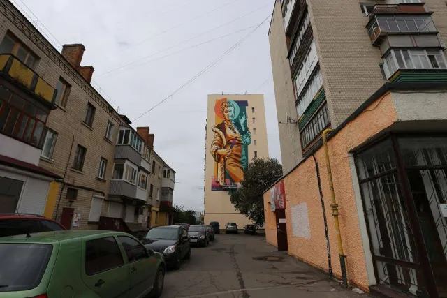 Будинок у центрі Хмельницького прикрасив вуличний малюнок — фото 2