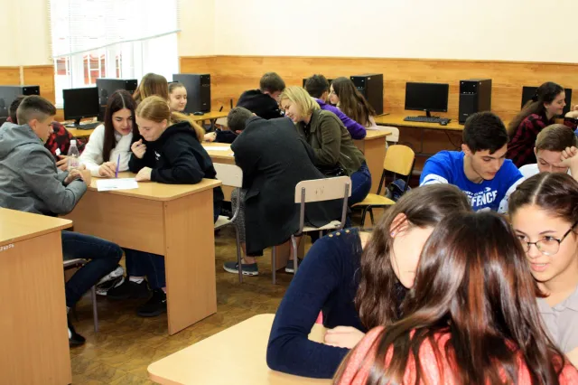 Хмельницькі школярі взяли участь в історичному пазлі-квесті «Великий віз» — фото 1