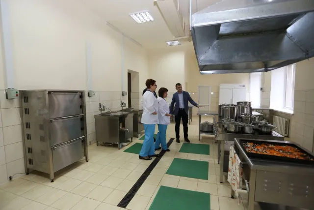 Сучасний харчоблок, реєстратура та кімната очікування: як оновили Хмельницьку міську дитячу лікарню — фото 1